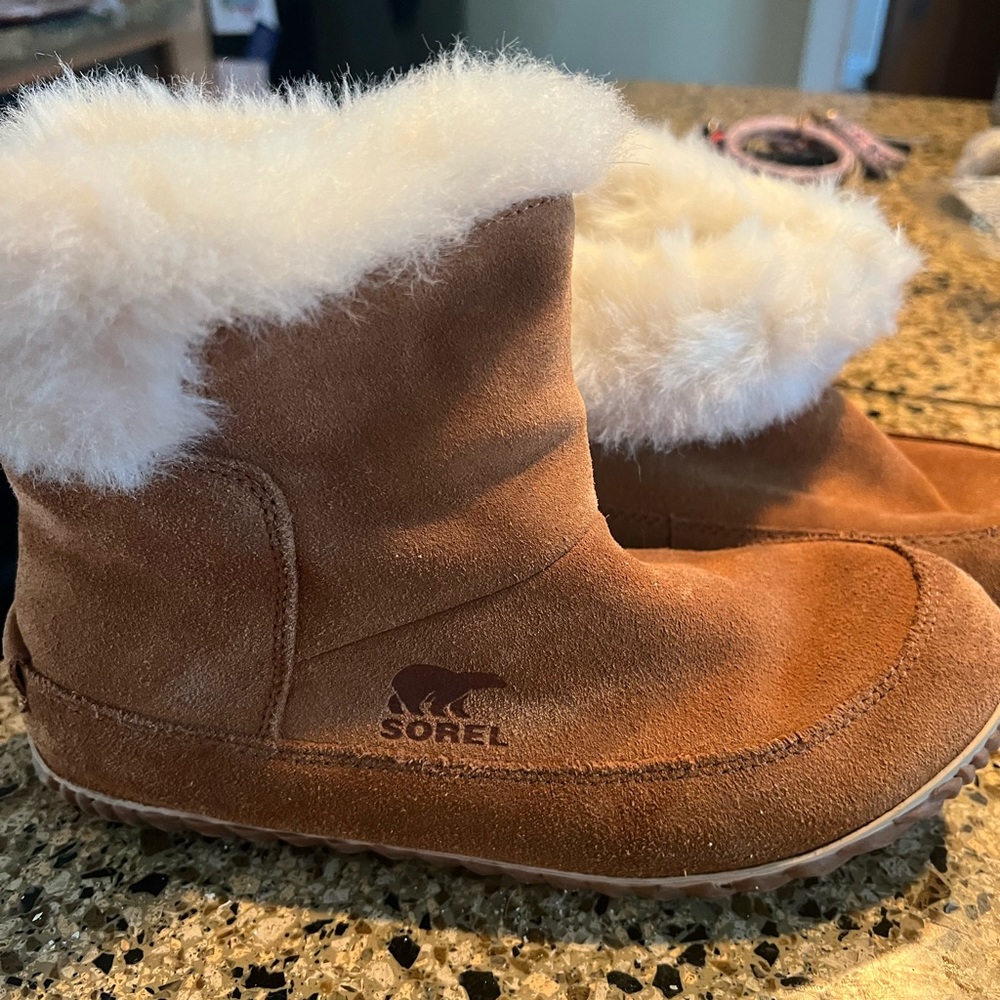 Sorel out n suede boots